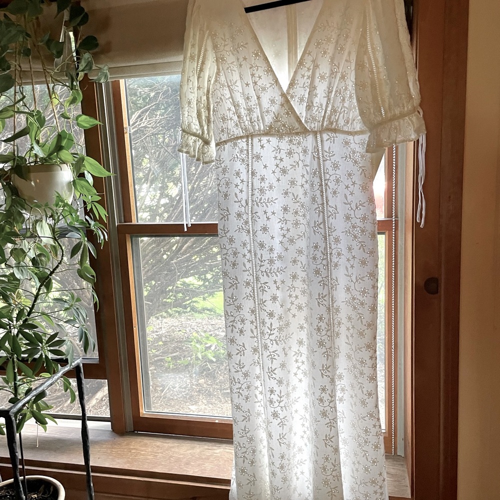Tularosa Ivory lace midi dress size Medium